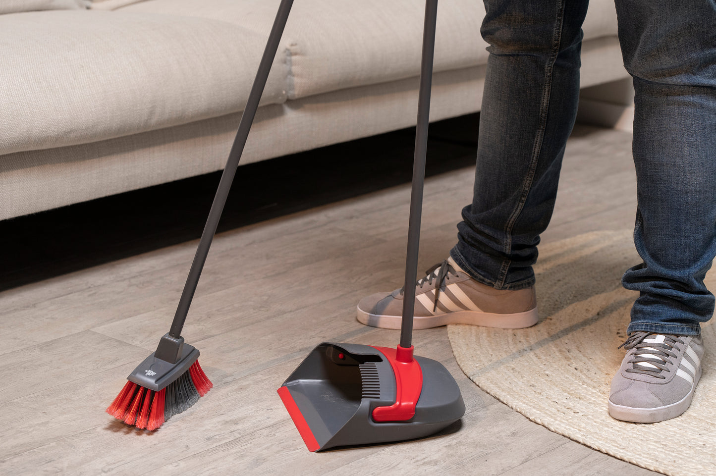 Dustpan & Broom Set 92Cm