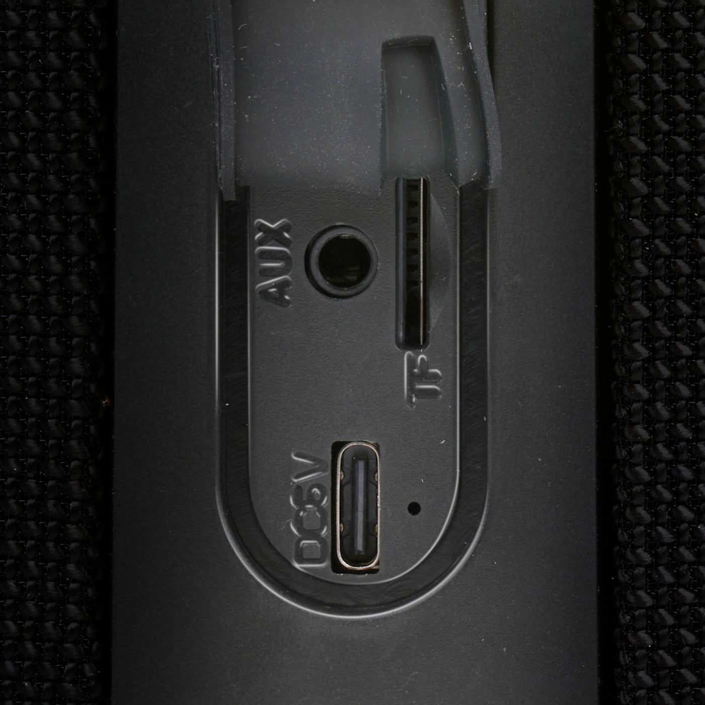 Magnetic Dual Speaker Bt